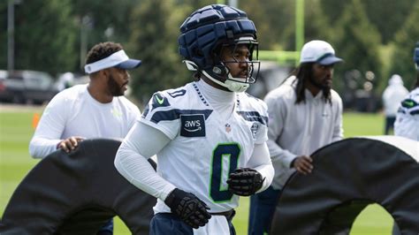 Tyrel Dodson thanks fans following surprise Seahawks exit